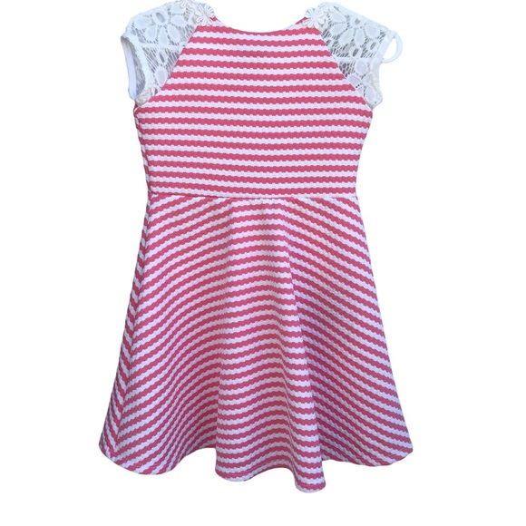 Ava and Yelly sz 4 coral & white striped knit dress with crocheted trim - Picture 3 of 6